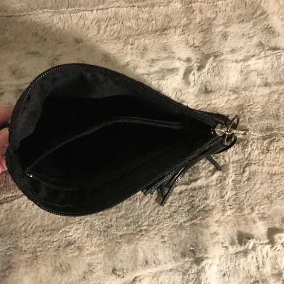 𝅺: : 70s / 80s Inspired Woven Wicker Style Clutch Wristlet with Tassel : : - Picture 10 of 13